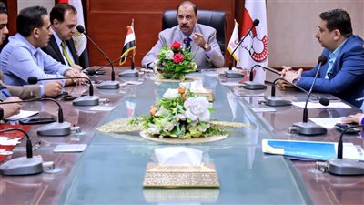 محافظ سوهاج يبحث تطبيق الهوية البصرية بالكورنيش الغربي وتحويله إلى ممشى سياحي