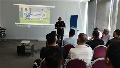 بحضور أوسكار رويز، اجتماع مهم لحكام تقنية الـ VAR (صور)