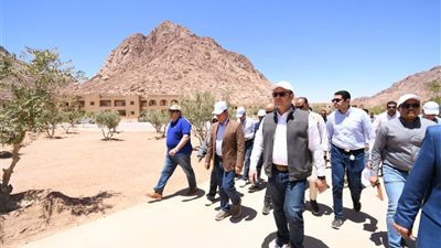 تكليفات عاجلة من وزير الإسكان لتوسعة طريقين في سانت كاترين 