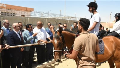 وزير الرياضة ومحافظ بني سويف يتفقدان الأنشطة والمشروعات داخل مركز التنمية الشبابية 