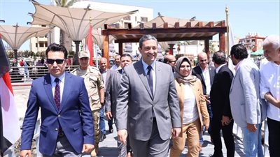 محافظ دمياط يشهد انطلاق مهرجان التجديف 