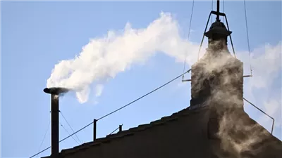 تصاعد الدخان الأبيض ودق الأجراس، الفاتيكان يختار البابا الجديد 