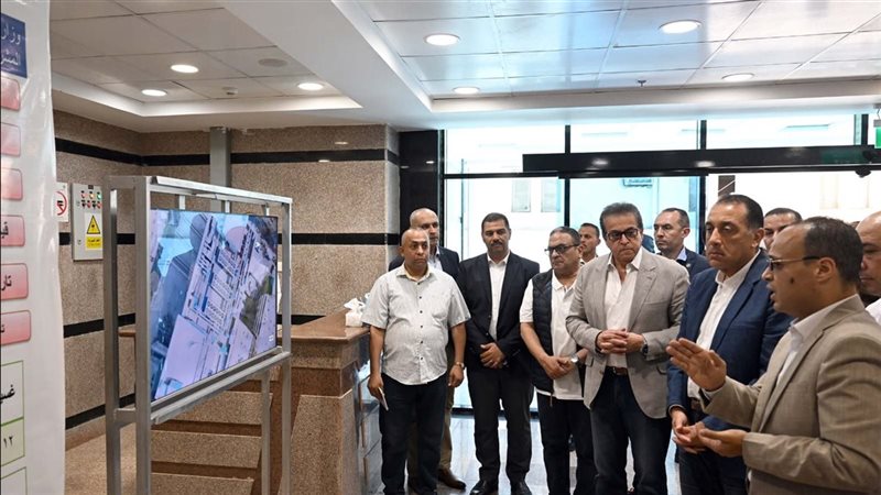 مدبولي يتفقد مستشفي