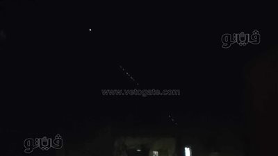 على شكل نجوم في خط مستقيم، لحظة مرور 