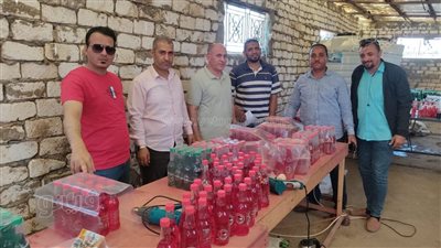 ضبط مصنع غير مرخص لتقليد مشروبات غازية شهيرة في إهناسيا ببني سويف