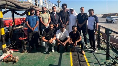 الخارجية تنشر صورة البحارة المصريين بالإمارات وتكشف آخر التطورات 