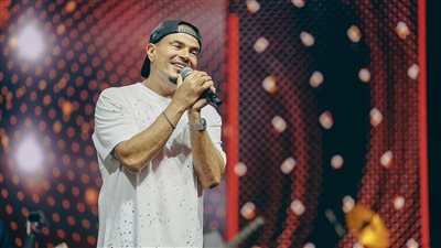 عمرو دياب يضع اللمسات الأخيرة على ألبومه الجديد تمهيدا لطرحه