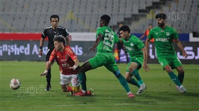 إمام عاشور يسجل هدف الأهلي الرابع في المصري البورسعيدي