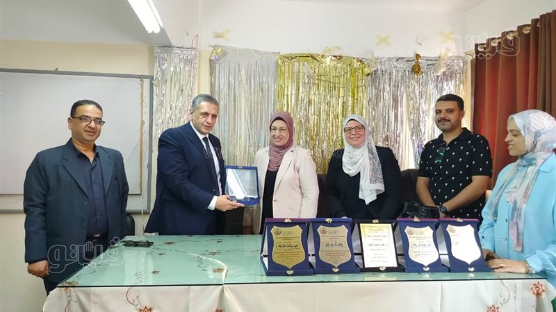 التكريم المتدربين،