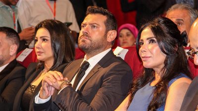 منى زكي ودينا فؤاد تخطفان الأنظار بختام مهرجان المركز الكاثوليكي (فيديو وصور)