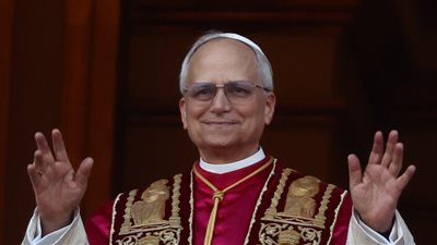 بابا الفاتيكان الجديد يطالب بالدفاع عن حرية الصحافة 