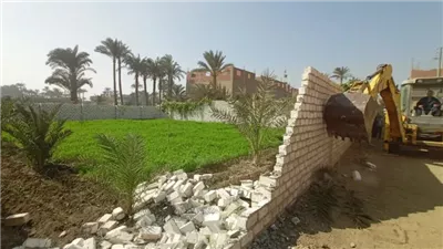 إزالة 16 حالة تعد على أملاك الدولة والأراضي الزراعية بنقادة في قنا