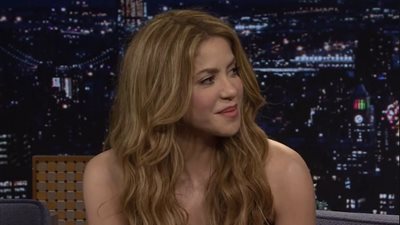 شاكيرا تكشف قصة إطلاقها لأغنيتها الشهيرة “Hips Don’t Lie