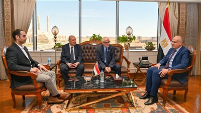 وزير الري يبحث مع مدير معهد البحر المتوسط للمياه تعزيز التعاون البحثي 