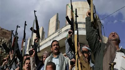 وزير جيش الاحتلال يزعم: دمرنا القصر الرئاسي للحوثيين وسيدفعون الثمن أضعافًا