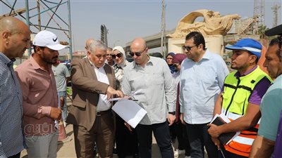 محافظ بني سويف يتفقد مشروع كوبري الشاملة ويوجه بسرعة نقل خط الغاز