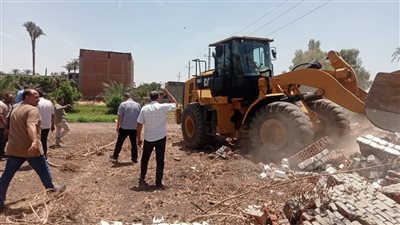 إزالة 3 حالات تعدٍ بالبناء على الأراضي الزراعية في البدرشين
