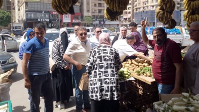 محافظ الدقهلية يتفقد سوق اليوم الواحد بالمنصورة (صور)