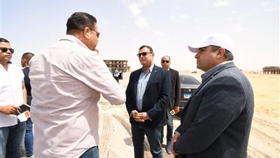 وزير الإسكان ومحافظ الشرقية يبدآن جولة تفقدية بعدد من مشروعات المياه والصرف 