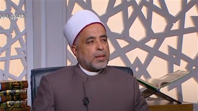 ما حكم عمل مصممة الأزياء وعرض موديلات مفتوحة؟، أمين الفتوى يجيب (فيديو)