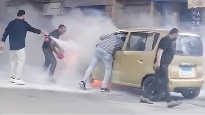 السيطرة على حريق اندلع بسيارة ملاكي في طنطا (صور)