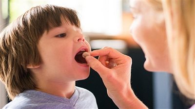 نصائح يجب الالتزام بها عند إعطاء الطفل المكملات الغذائية 