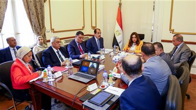 وزيرة التنمية المحلية تبحث مع محافظي الإسكندرية والقليوبية الاستغلال الأمثل لقطع الأراضي