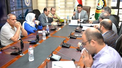 سكرتير عام الدقهلية يترأس اجتماعا لمتابعة توصيل المرافق بمشروع تطوير العواصم 