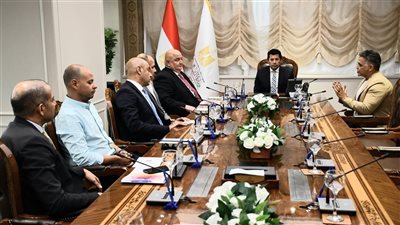 وزير الرياضة يناقش استعدادات تنفيذ مشروع 