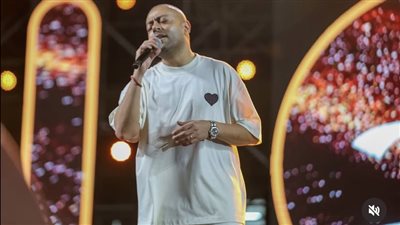 لقطات من حفل تامر عاشور في الإسكندرية