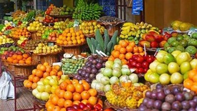  أسعار الفاكهة اليوم، انخفاض البرقوق والعنب في سوق العبور