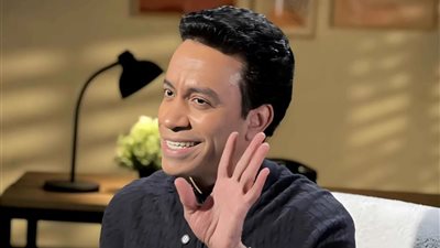 ظهور نادر للفنان سامح حسين مع أسرته في 