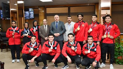 تكريم أبطال كلية علوم الرياضة بالقناة لحصدهم ذهبيات أفريقيا لرفع الأثقال (صور) 