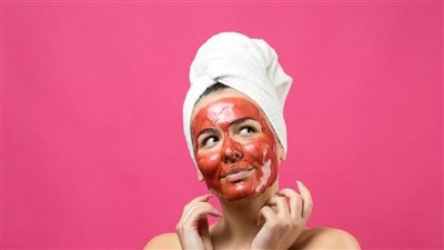 قناع الطماطم لعلاج حب الشباب وتفتيح البشرة 