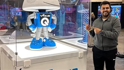 طالب من هندسة القناة يشارك بالتحكيم في أكبر مسابقة روبوتات دولية (صور) 