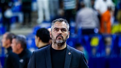 كرة السلة، الأهلي يمنح المدير الفني الإسباني فرصة أخيرة في دوري السوبر