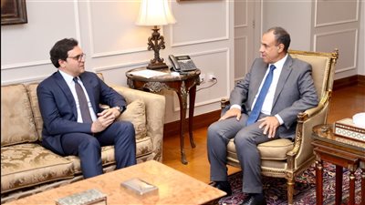الدبلوماسية الثقافية إحدى أدوات القوة الناعمة، تفاصيل لقاء بدر عبدالعاطي مع وزير الثقافة