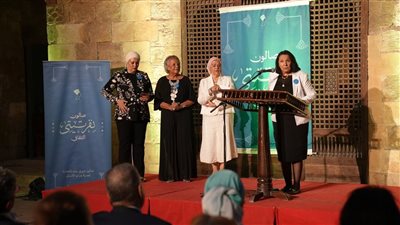 صالون نفرتيتي يحتفي بمرور عامين على تأسيسه ويختار فاروق حسني شخصية العام