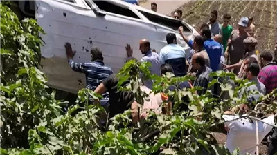 نجاة 5 طلاب من الموت في انقلاب ميكروباص بالشرقية (صور) 