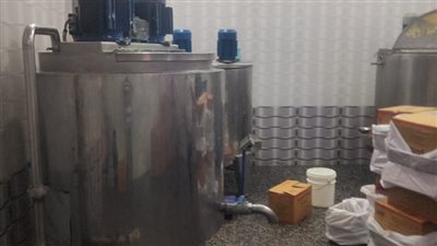 ضبط معمل غير مرخص لغش الزبدة البلدي باستخدام سمن صناعي بالجيزة 