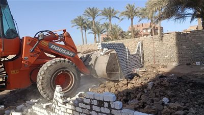 إزالة 21 حالة تعدي بالبناء المخالف على الأراضي الزراعية وأملاك الدولة بمراكز الجيزة 