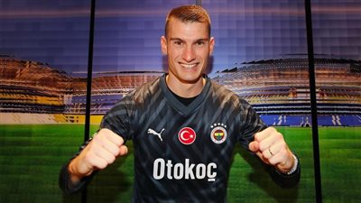 الهلال السعودي ينافس نيوم على التعاقد مع حارس مرمى فنربخشة التركي 