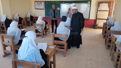 1801 طالب يؤدون امتحانات الشهادتين الابتدائية والإعدادية الأزهرية أمام 34 لجنة بالوادي الجديد غدًا 