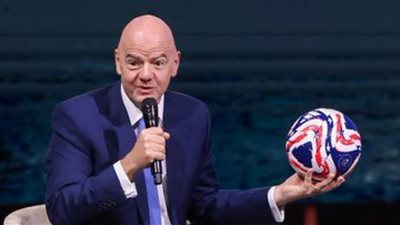 إنفانتينو يكشف عن الكرة الرسمية لكأس العالم للأندية (صور)