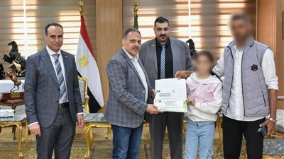 محافظ الشرقية يستقبل عددا من مرضي الثلاسيميا 