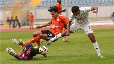 المصري يخطف تعادلا مثيرا من فاركو بنيران صديقة في الدوري (صور)