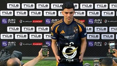 بن شرقي يفوز بجائزة رجل مباراة الأهلي وسيراميكا 