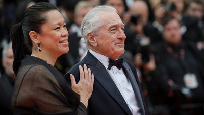 روبرت دي نيرو علي السجادة الحمراء للدورة 78 من مهرجان كان (فيديو)