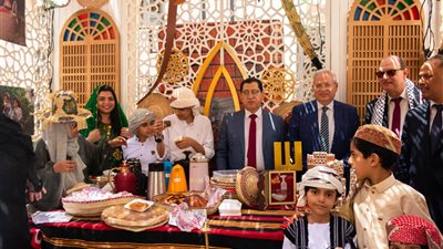 فنون تطبيقية حلوان تنظم يوم الشعوب الدولي السادس 