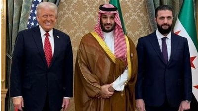 ترامب يطالب الشرع بترحيل الفلسطينيين والتطبيع مع إسرائيل 